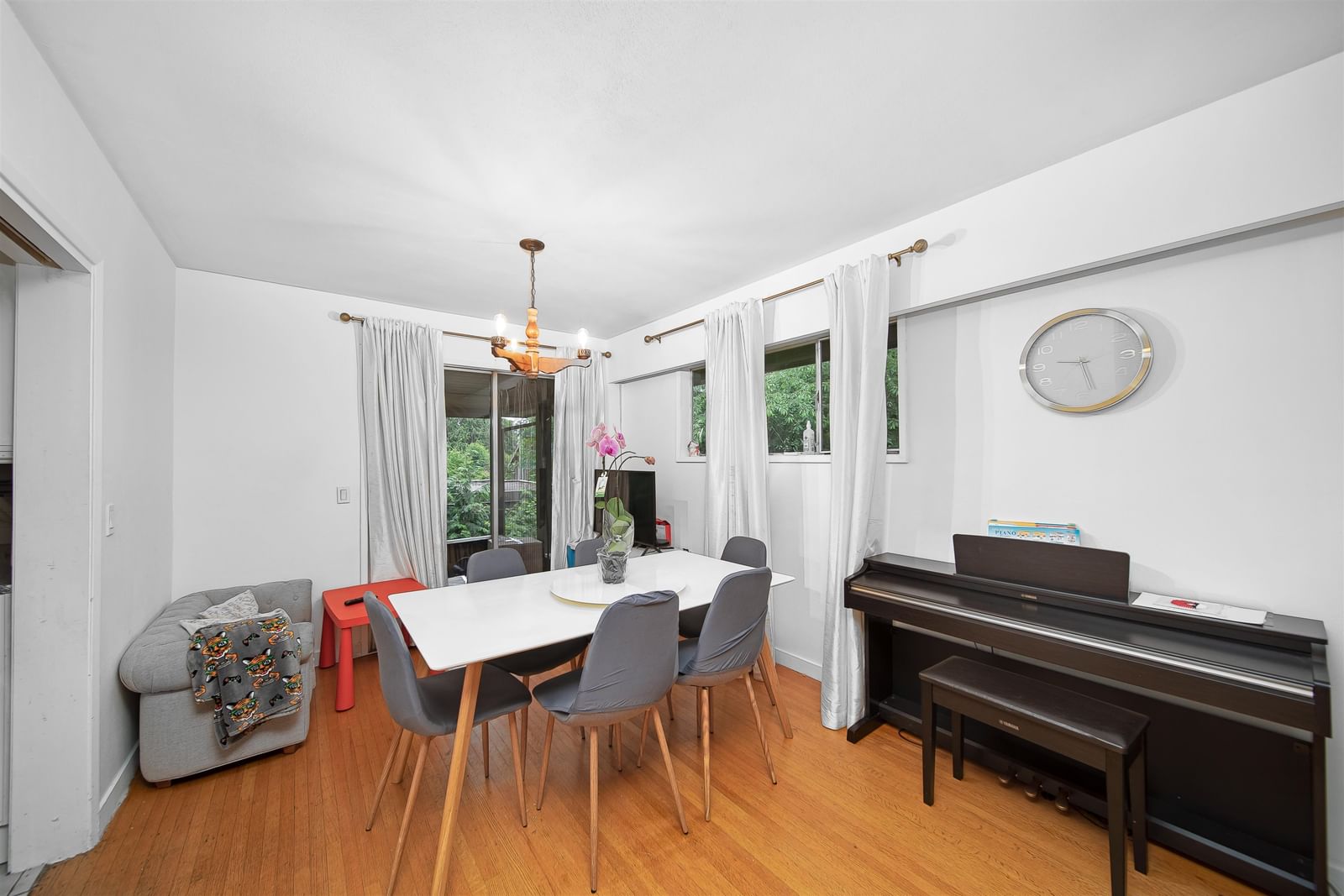 Listing Image 9