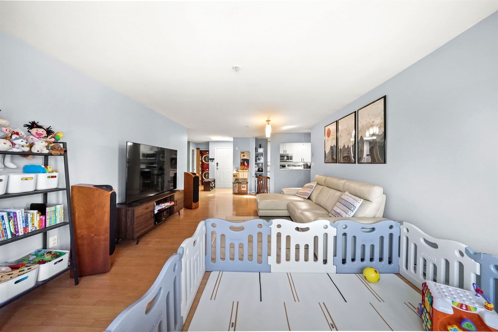 Listing Image 5