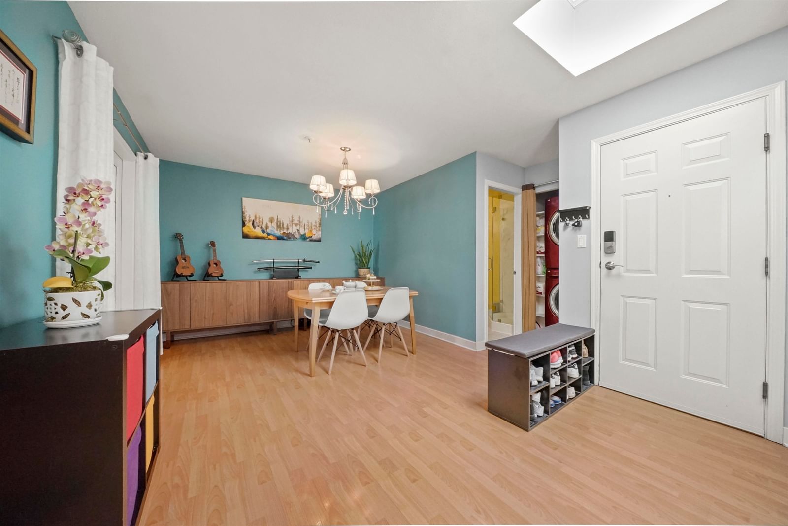 Listing Image 6