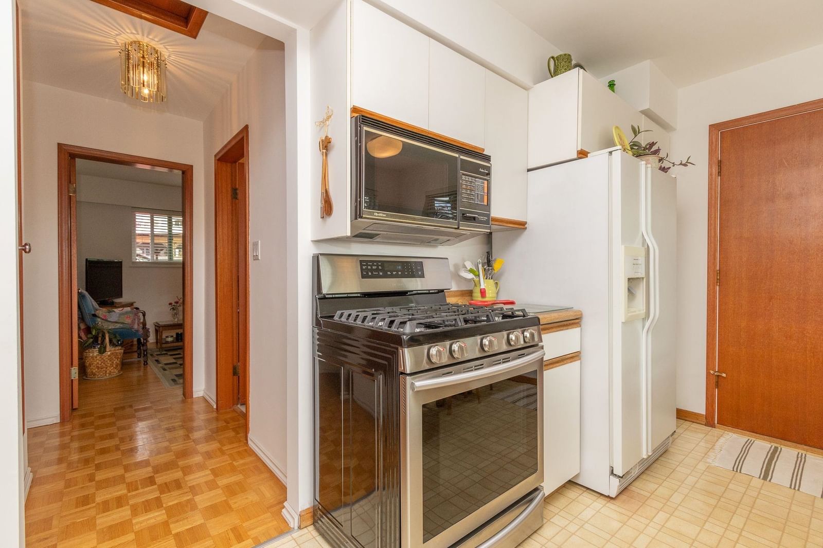 Listing Image 14