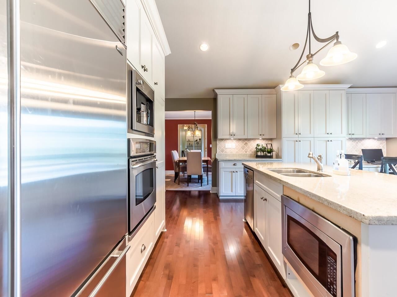 Listing Image 9