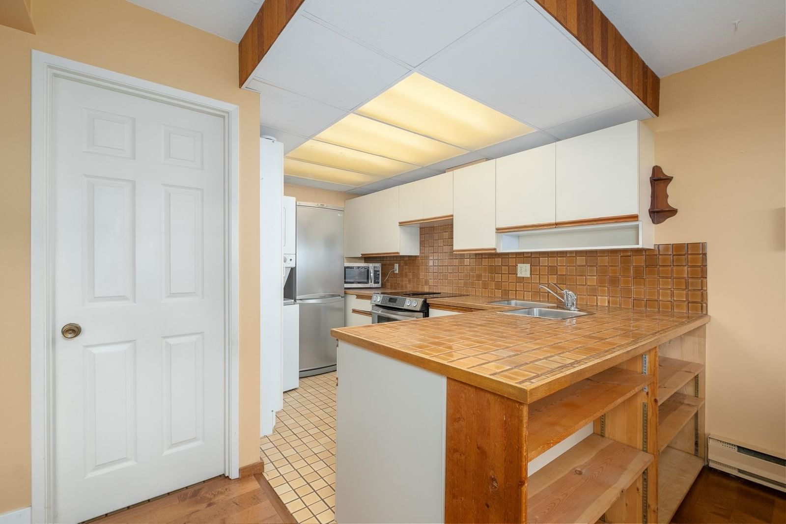 Listing Image 12
