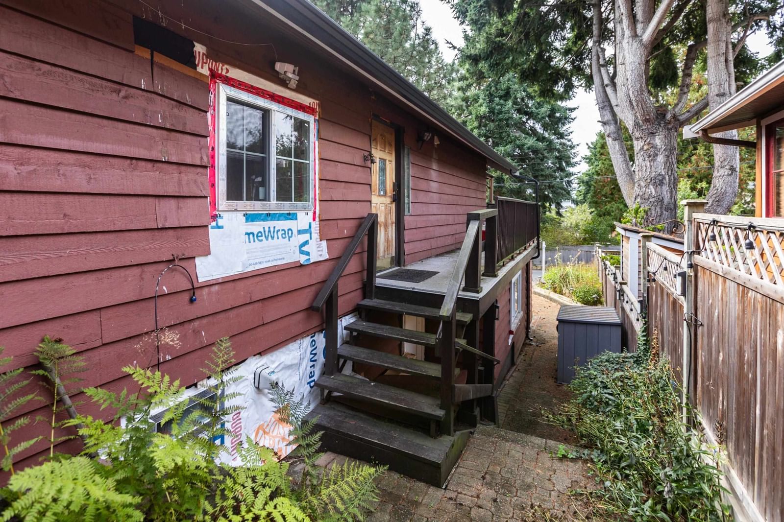 Listing Image 4