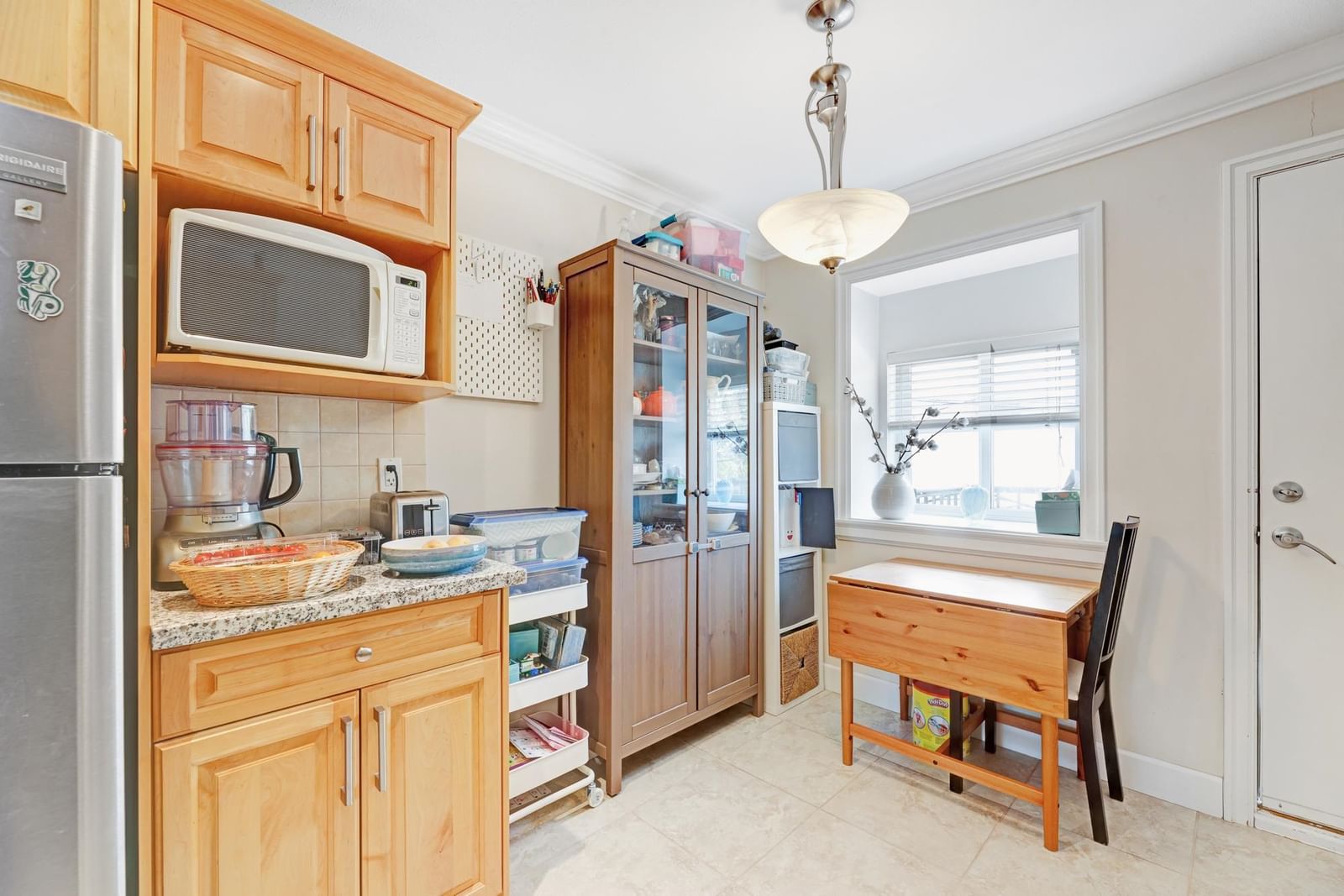 Listing Image 8
