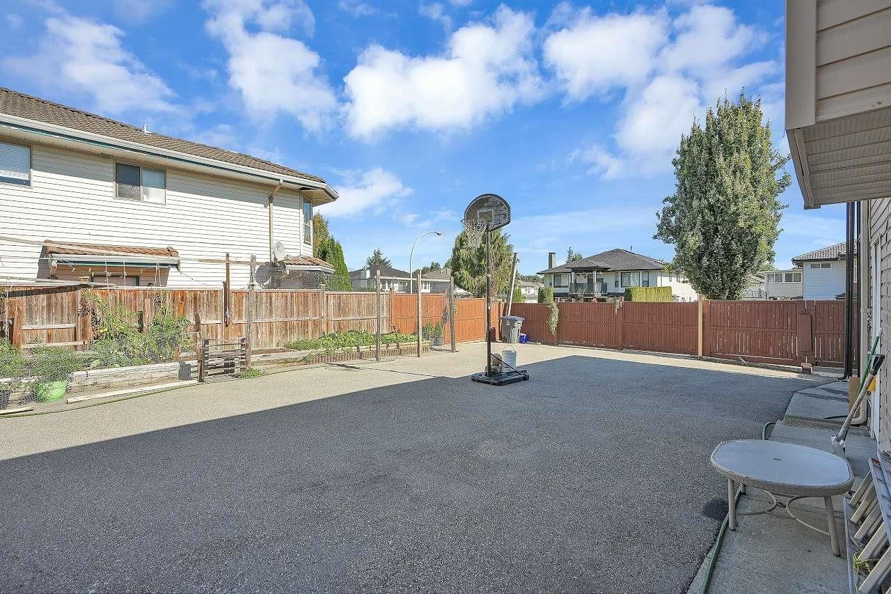 Listing Image 5
