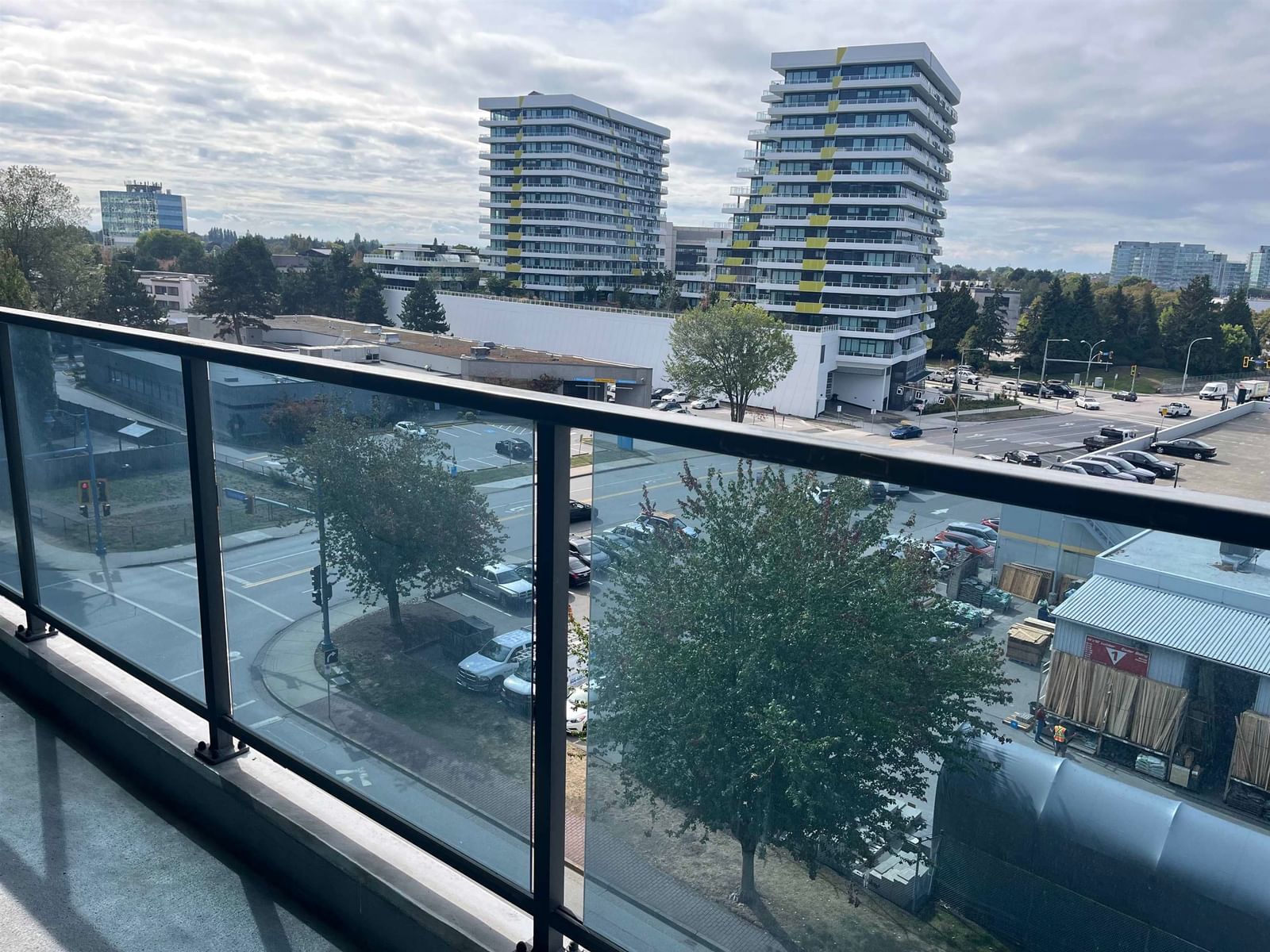 Listing Image 10