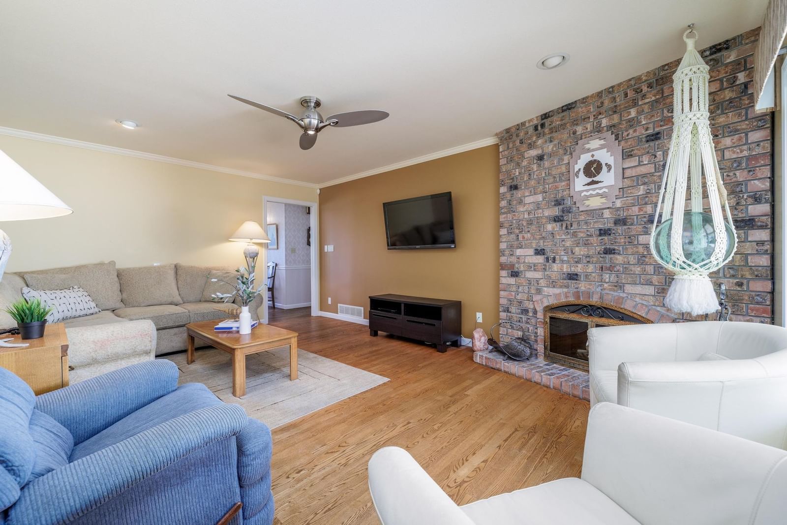 Listing Image 18