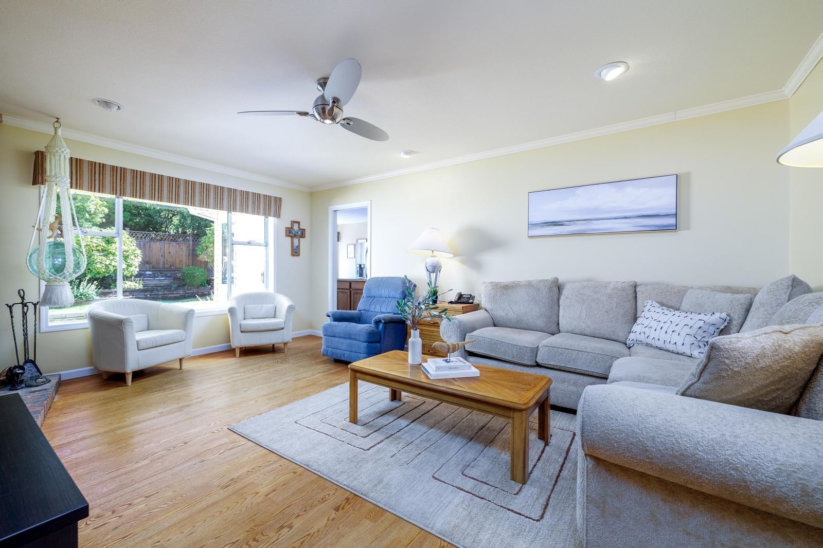 Listing Image 19