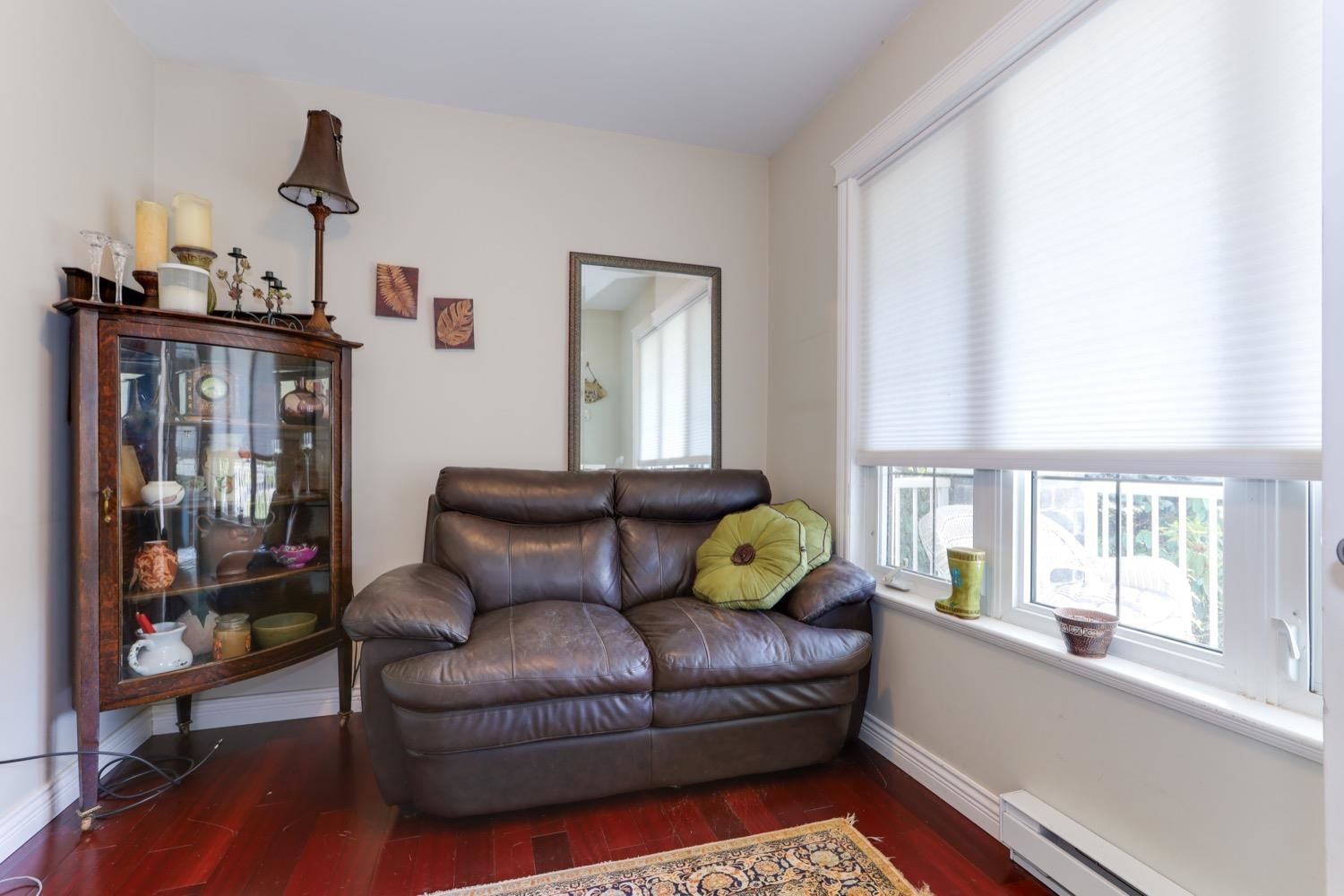 Listing Image 14
