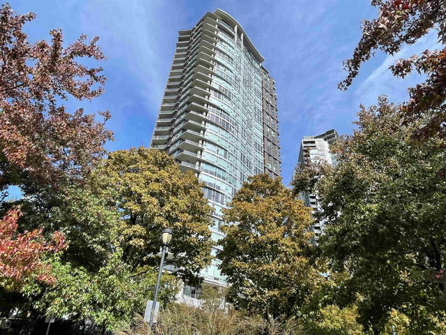 2702 - 583 Beach Crescent