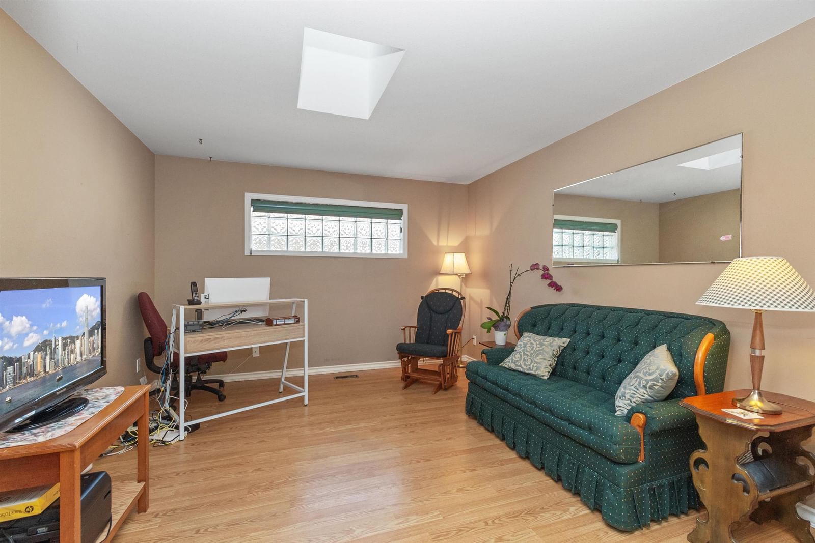 Listing Image 19