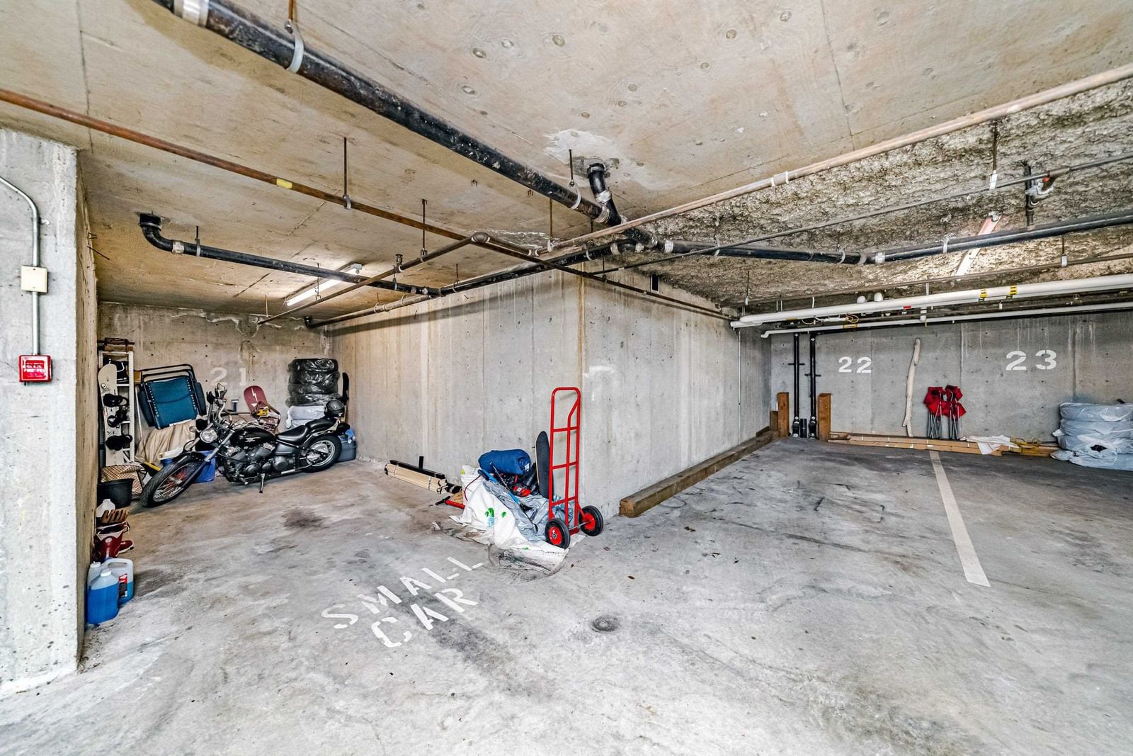 Listing Image 10