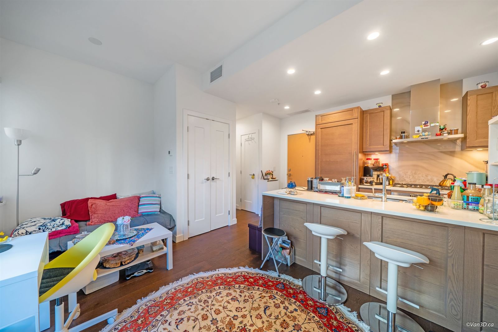 Listing Image 6