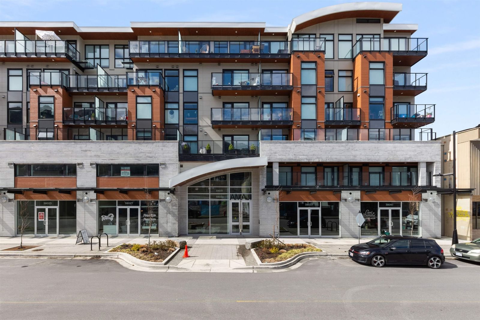 Listing Image 1