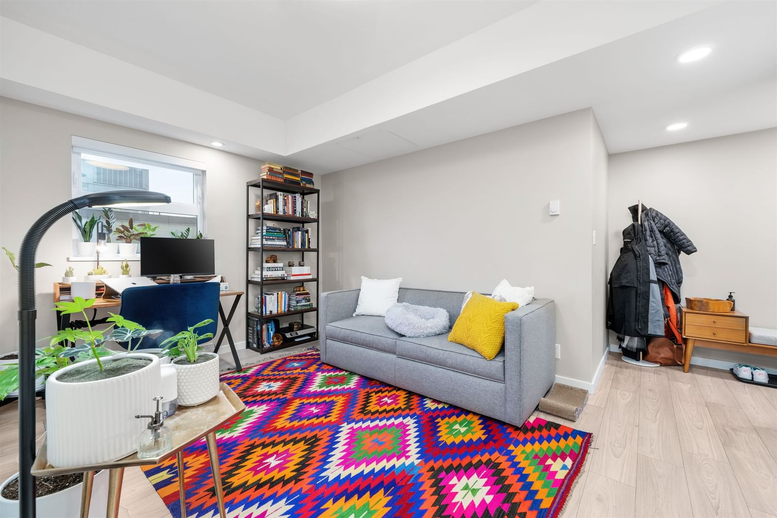 Listing Image 11