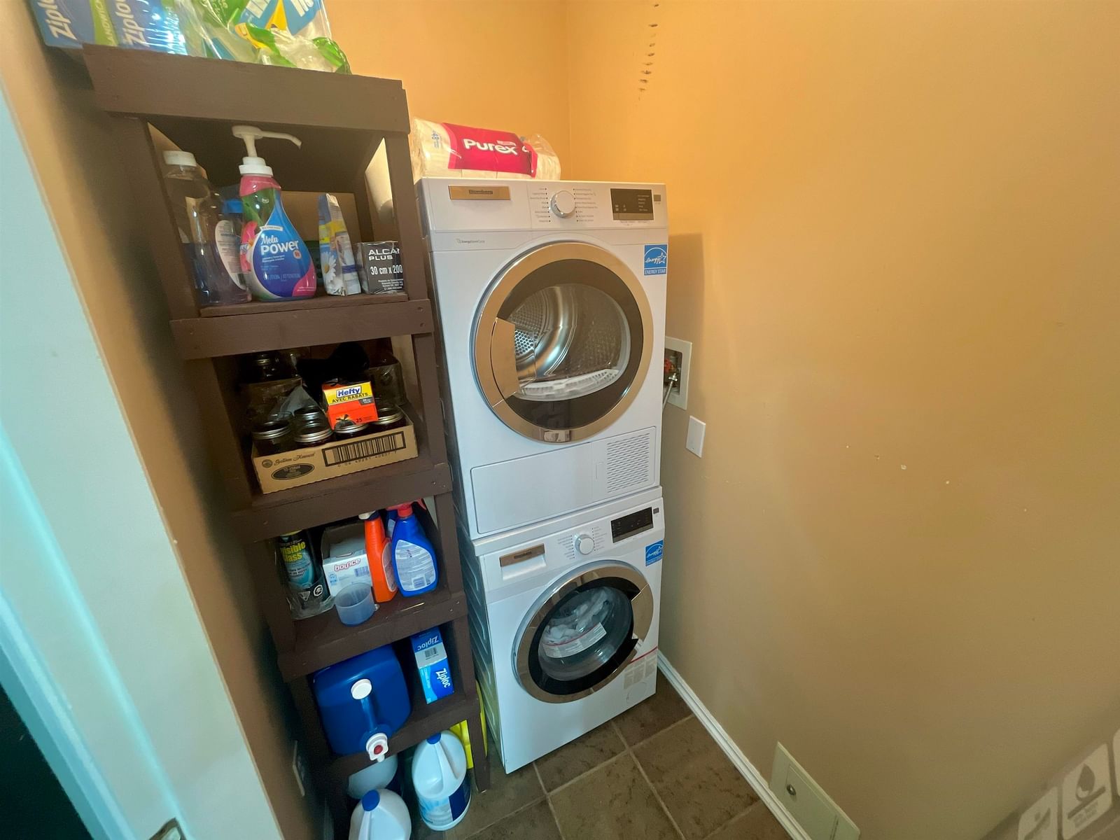 Listing Image 12