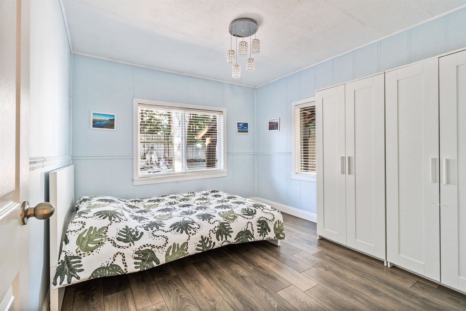 Listing Image 12