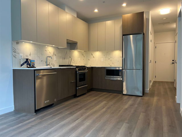 116 - 645 Como Lake Avenue