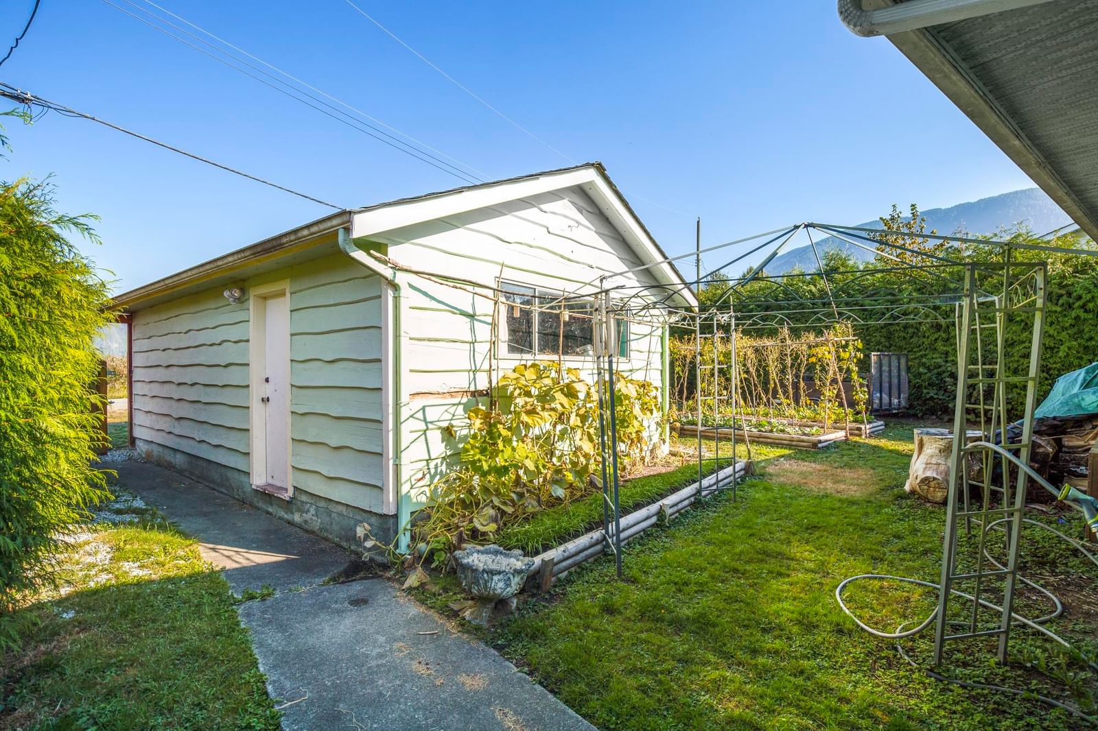 Listing Image 14