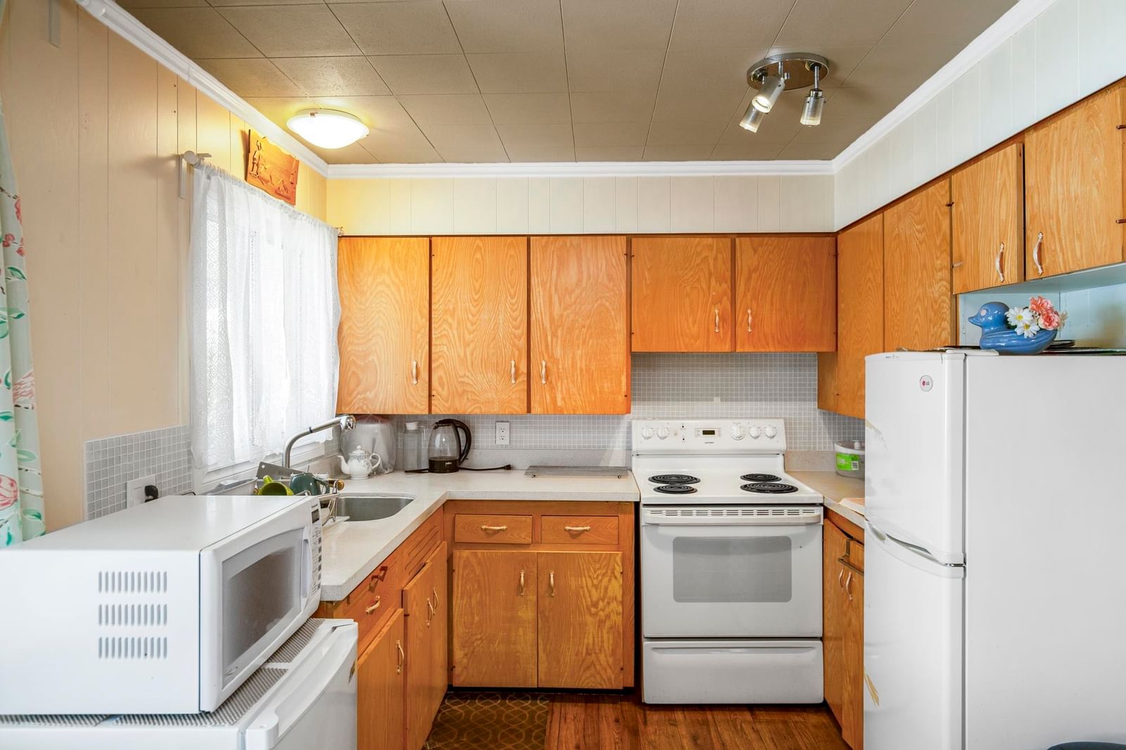 Listing Image 8