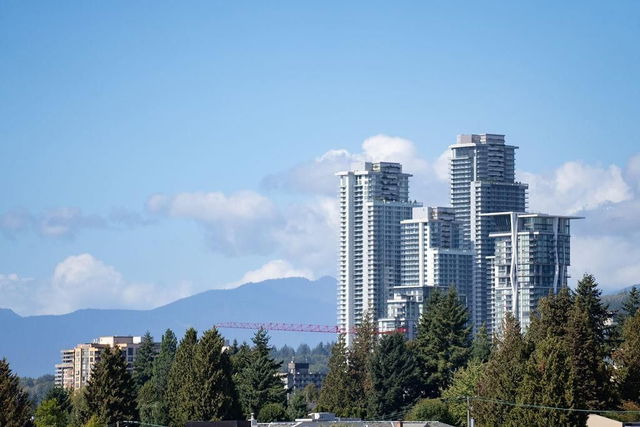 1105 - 901 Lougheed Highway