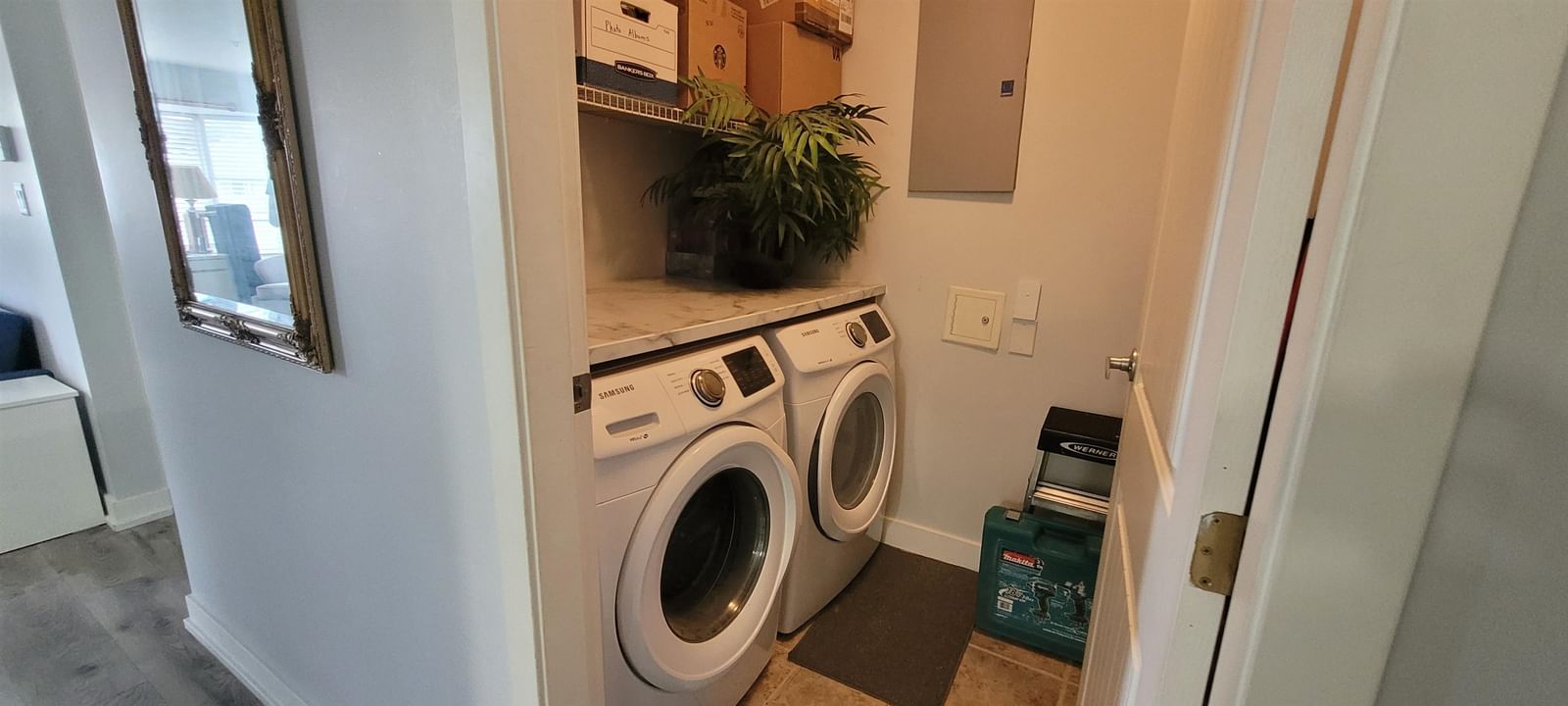 Listing Image 17