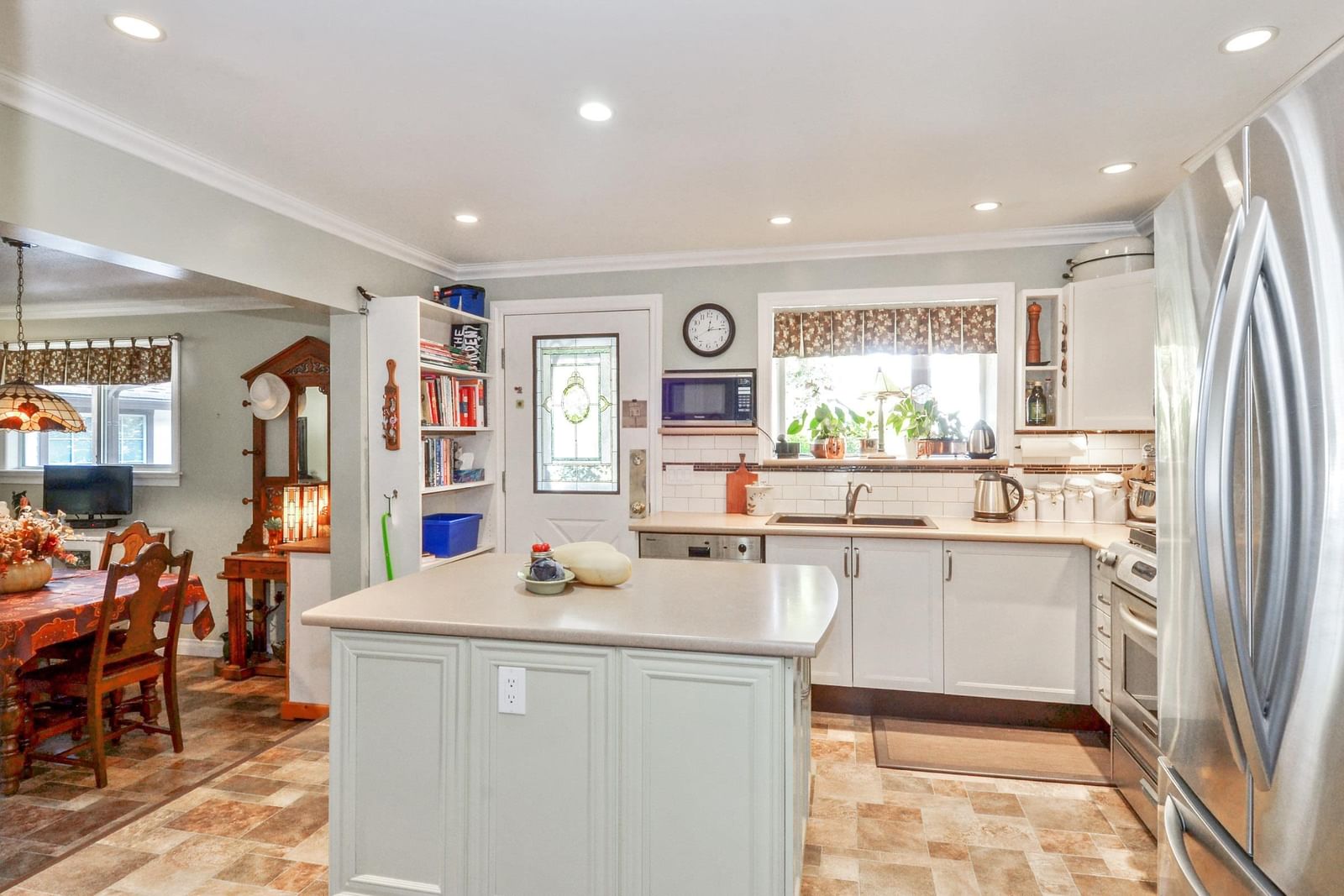 Listing Image 11