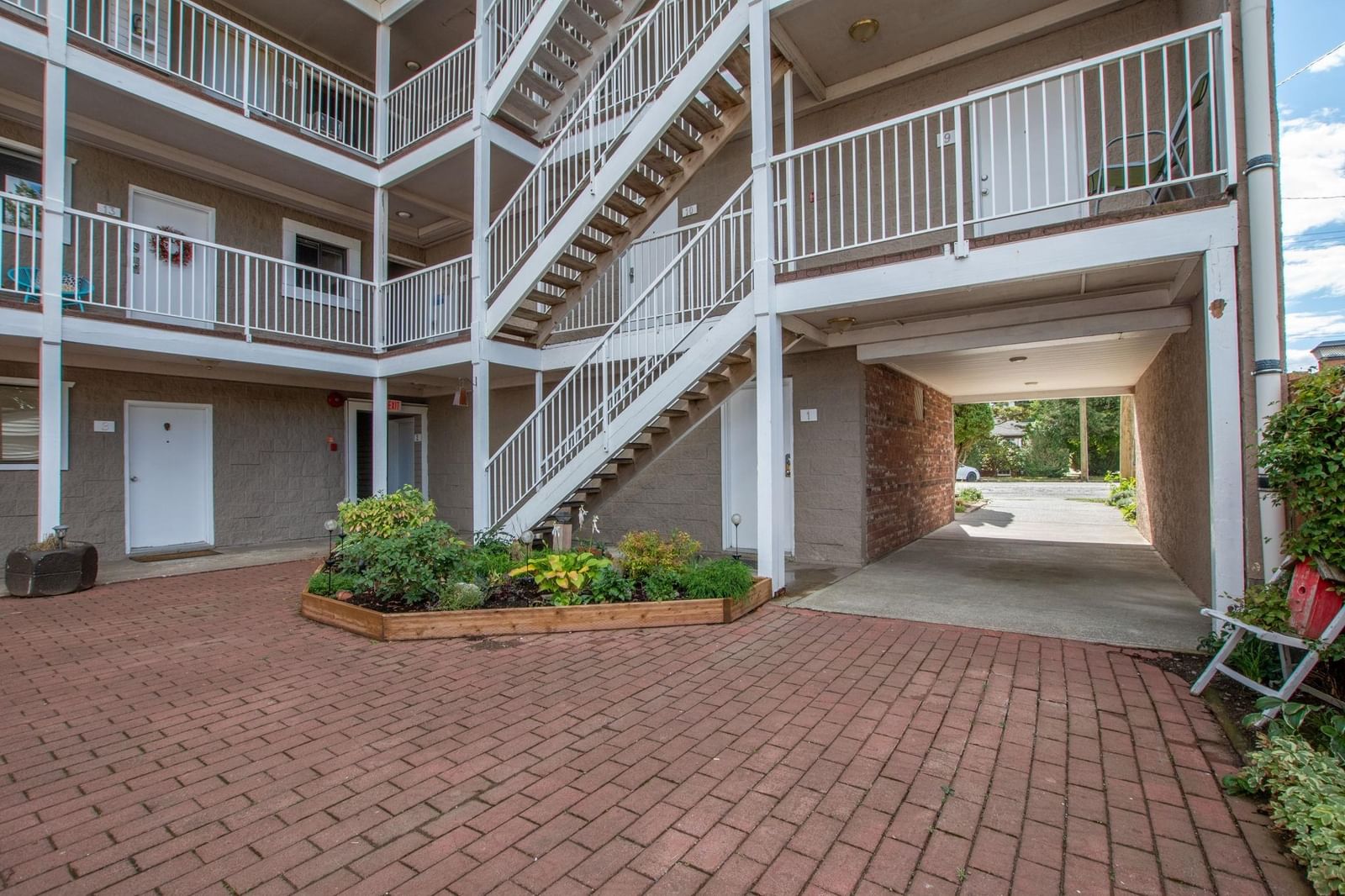 Listing Image 23