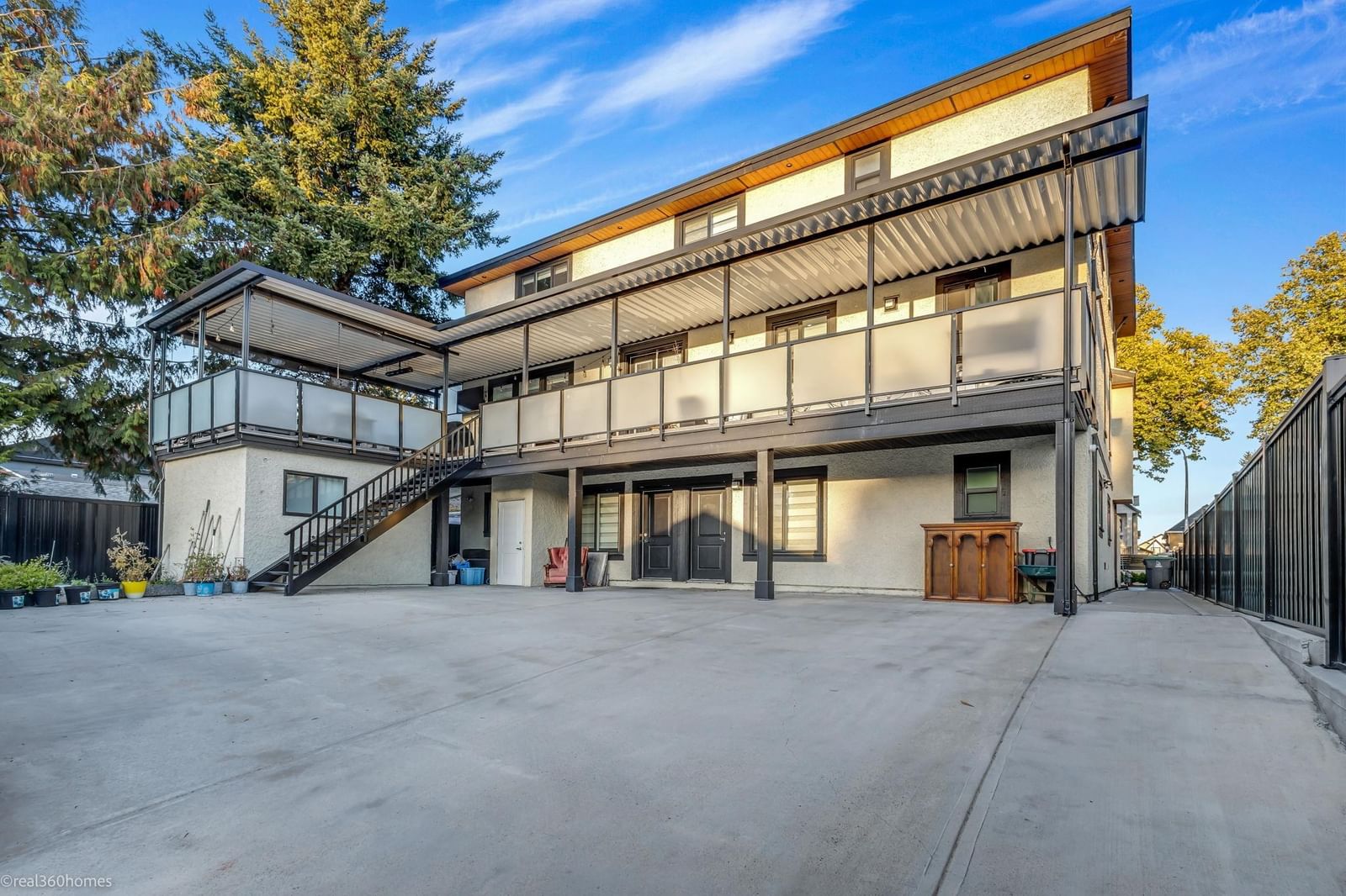 Listing Image 8