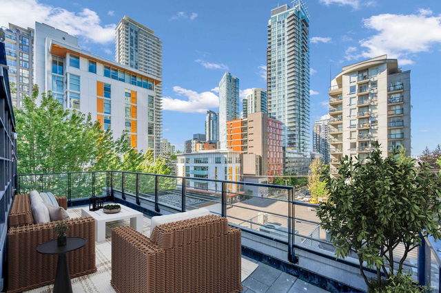 321 - 1255 Seymour Street