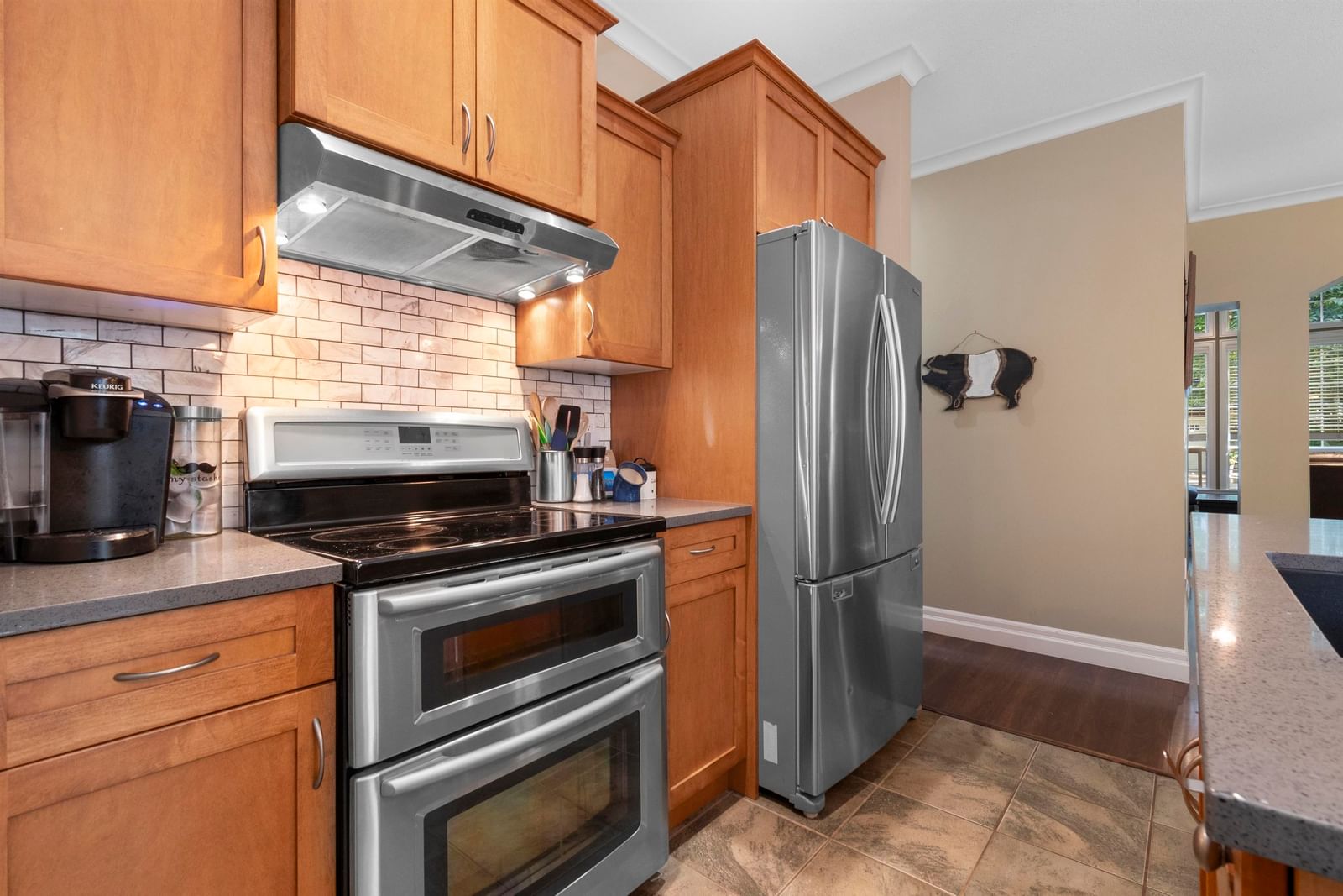 Listing Image 4