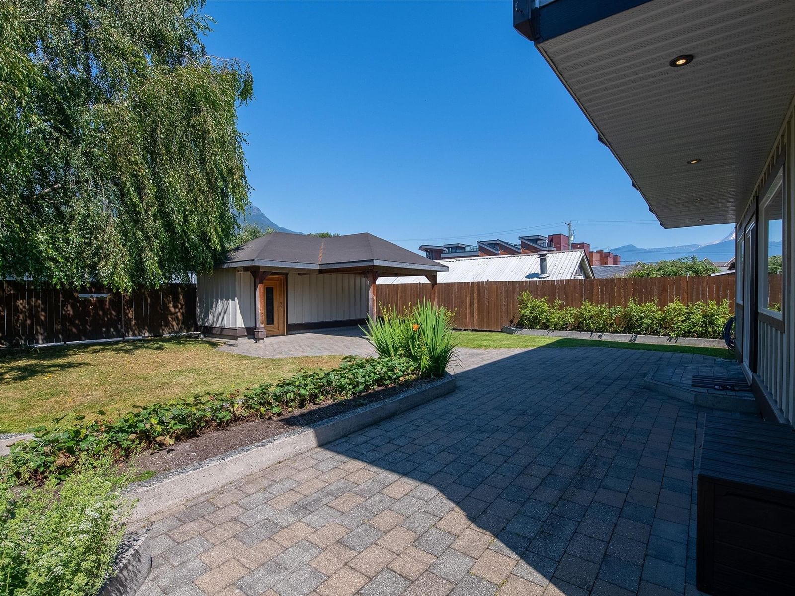 Listing Image 10