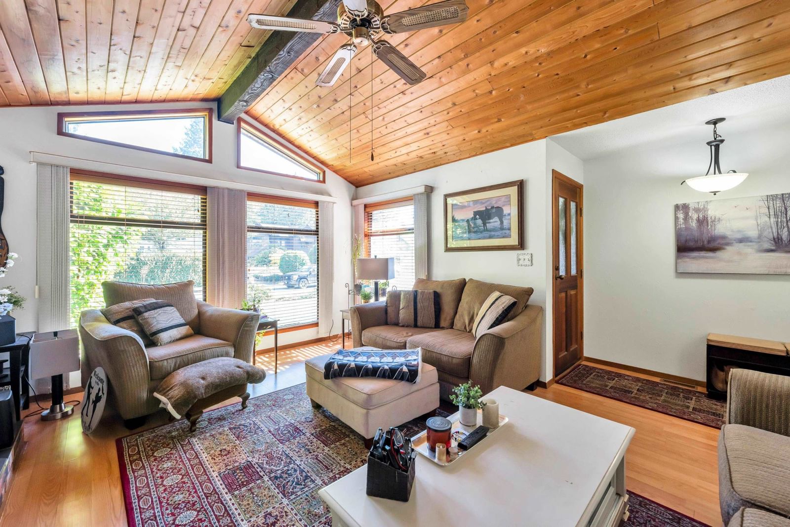 Listing Image 8