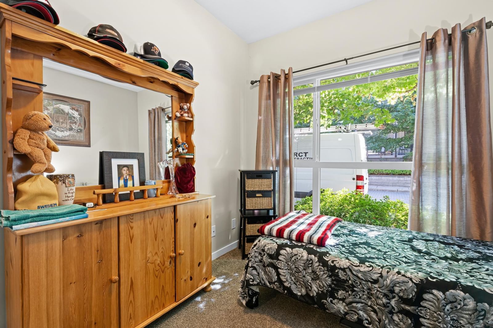 Listing Image 19