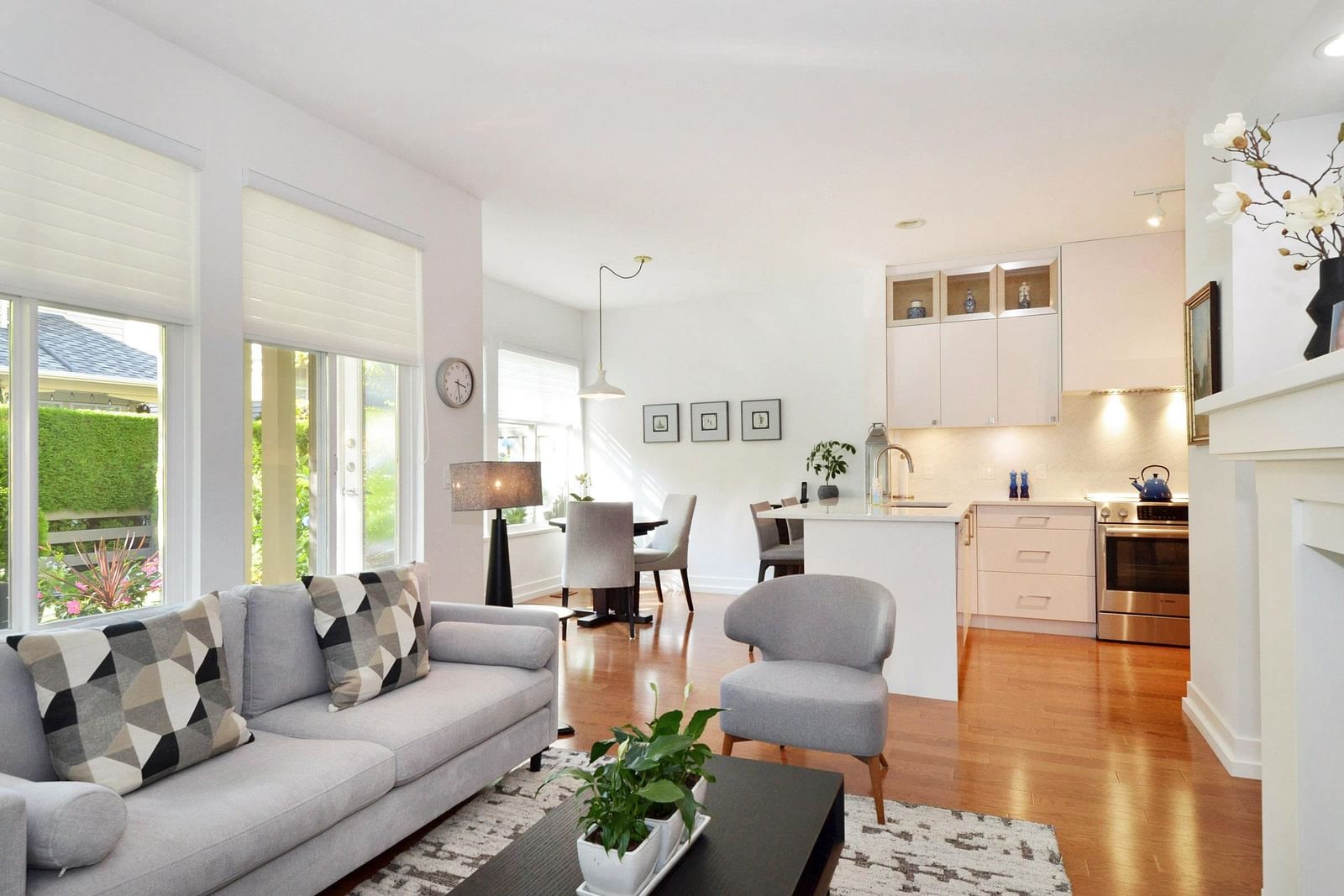 Listing Image 10