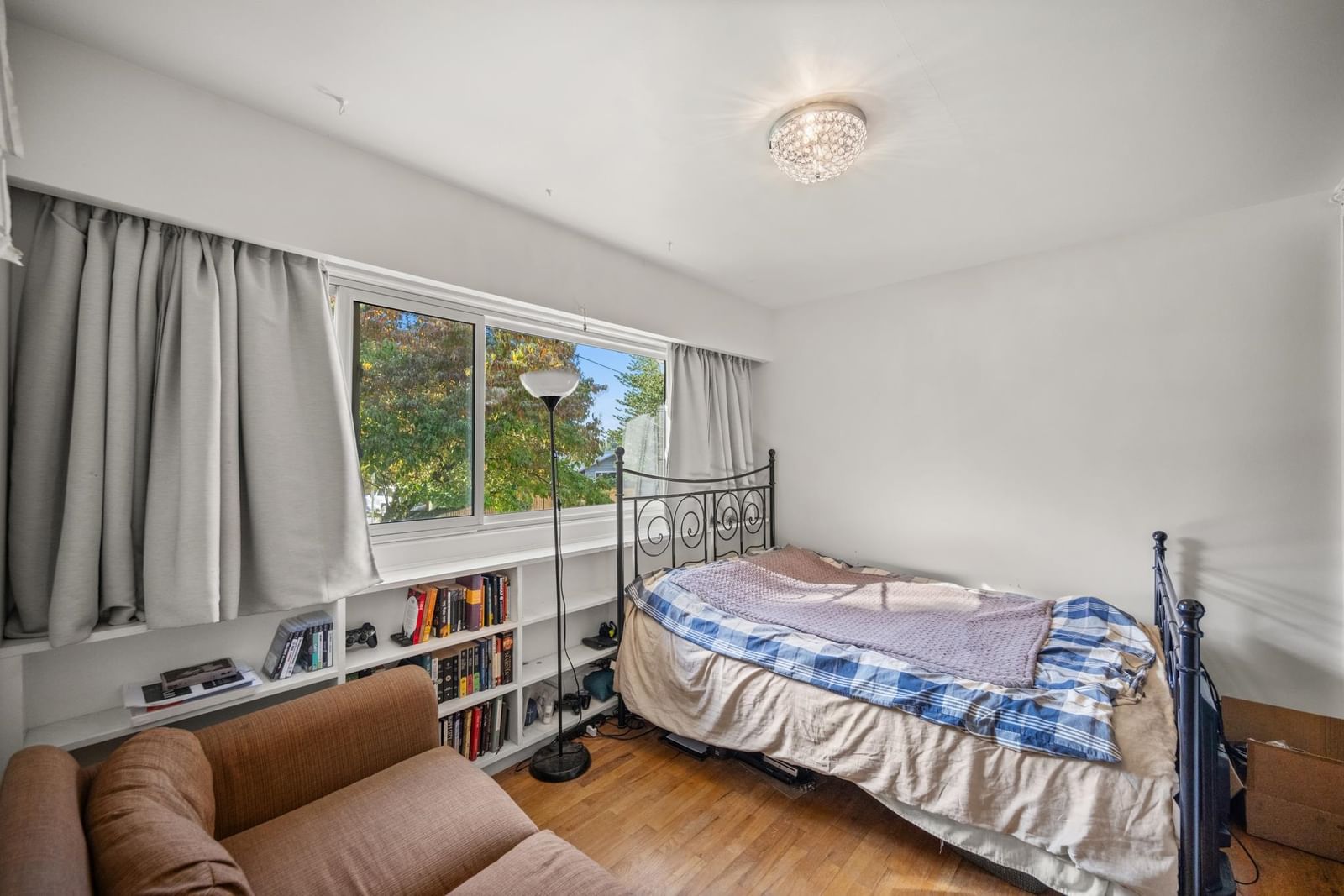 Listing Image 13