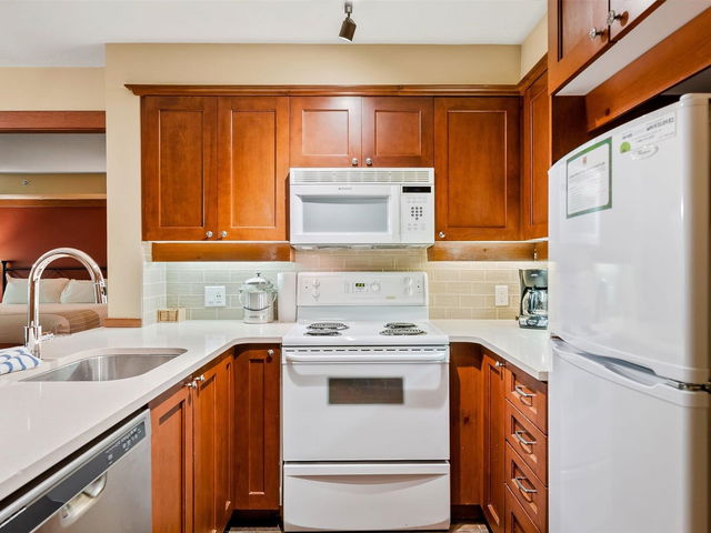 403-G3 - 4653 Blackcomb Way