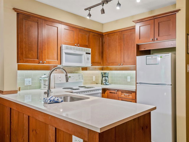 403-G3 - 4653 Blackcomb Way