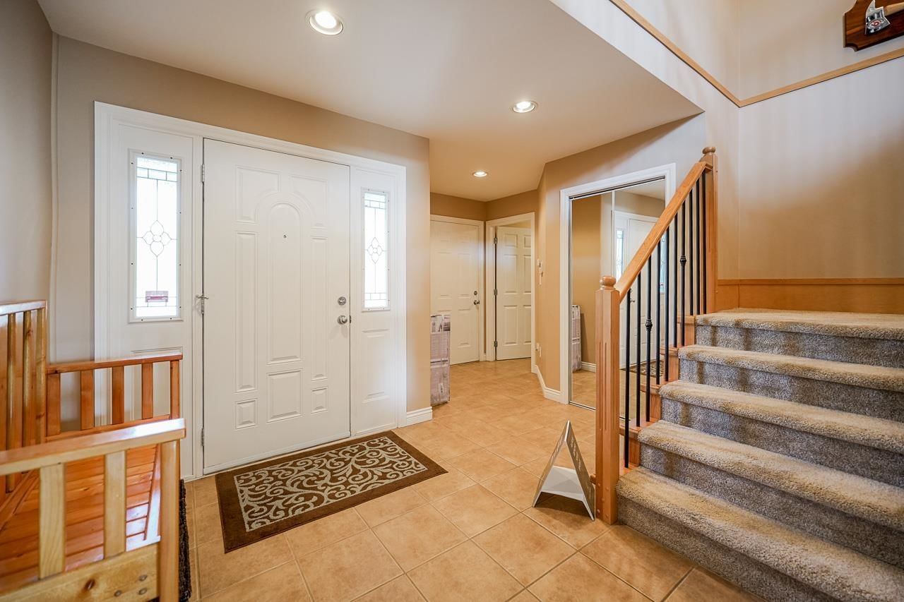Listing Image 4
