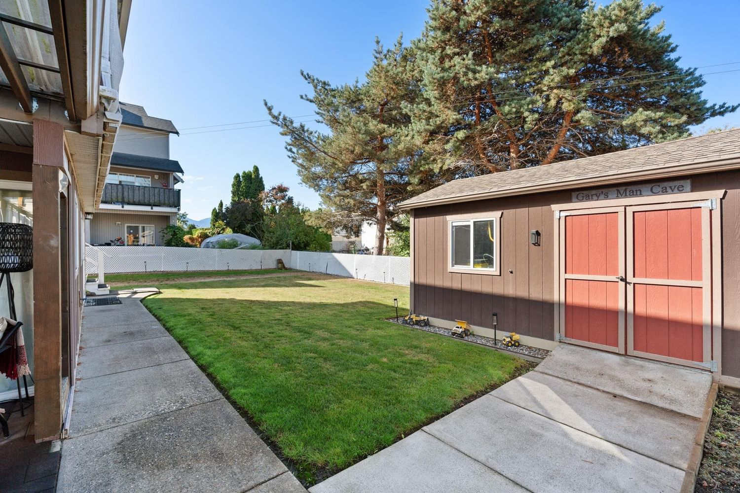 Listing Image 6