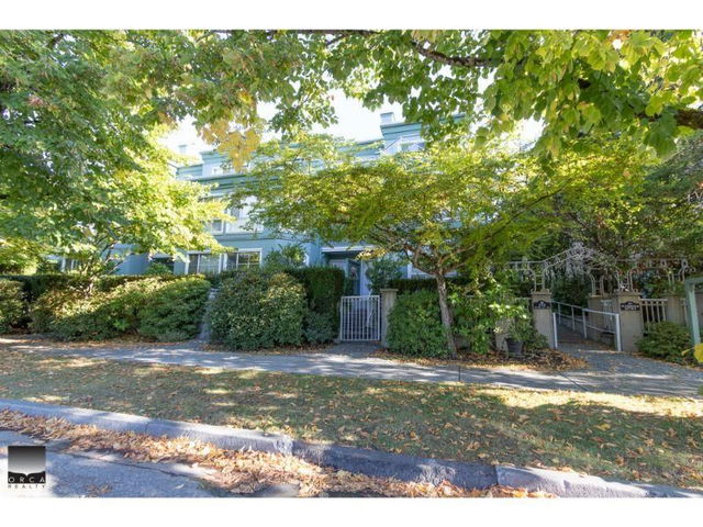 301 - 250 4th Street