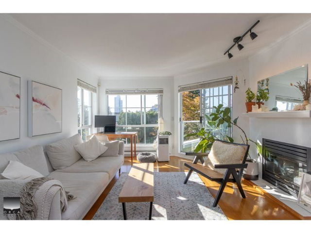 301 - 250 4th Street