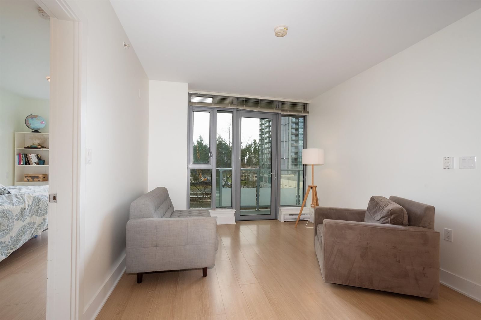 Listing Image 5