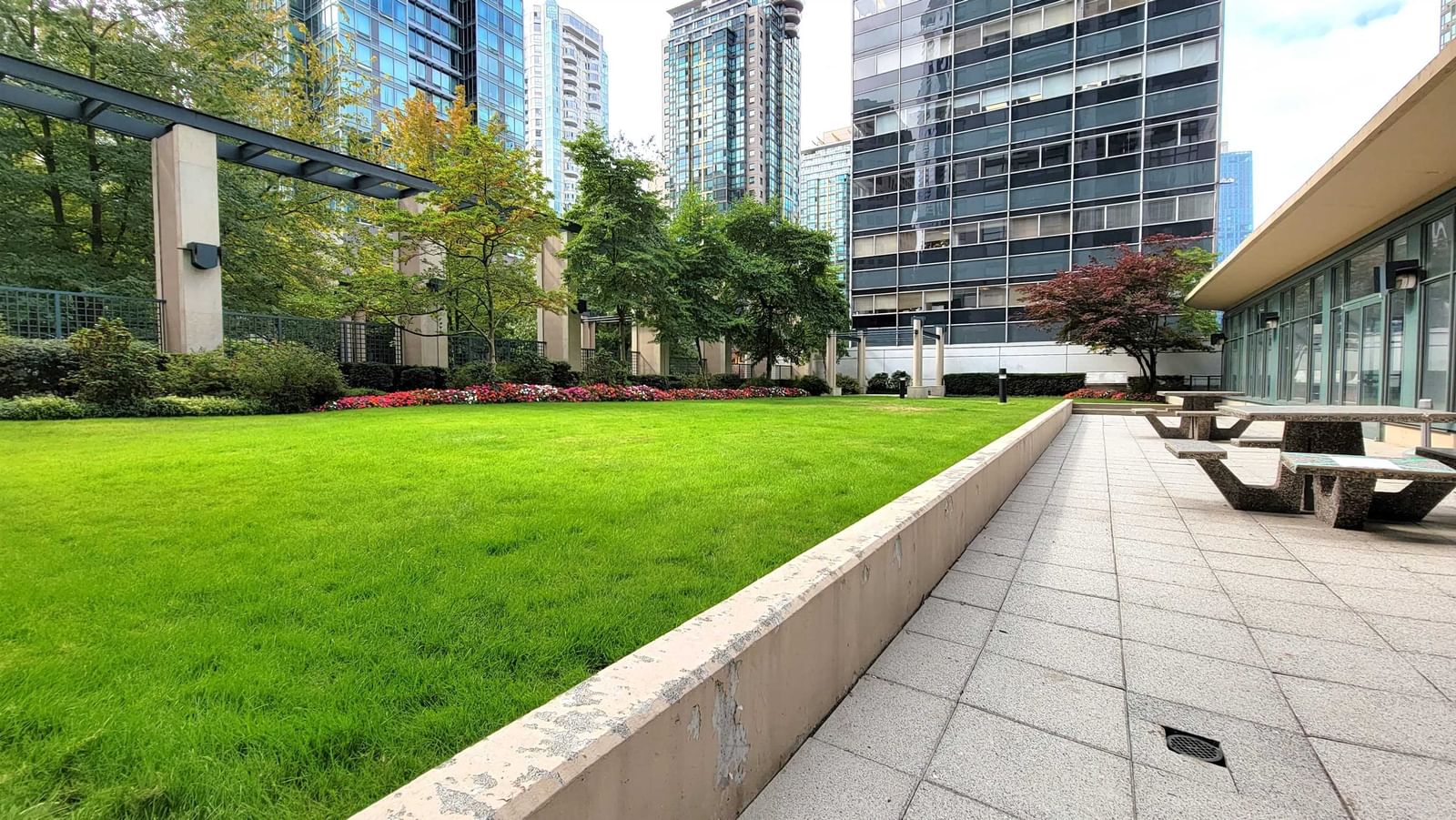 Listing Image 23