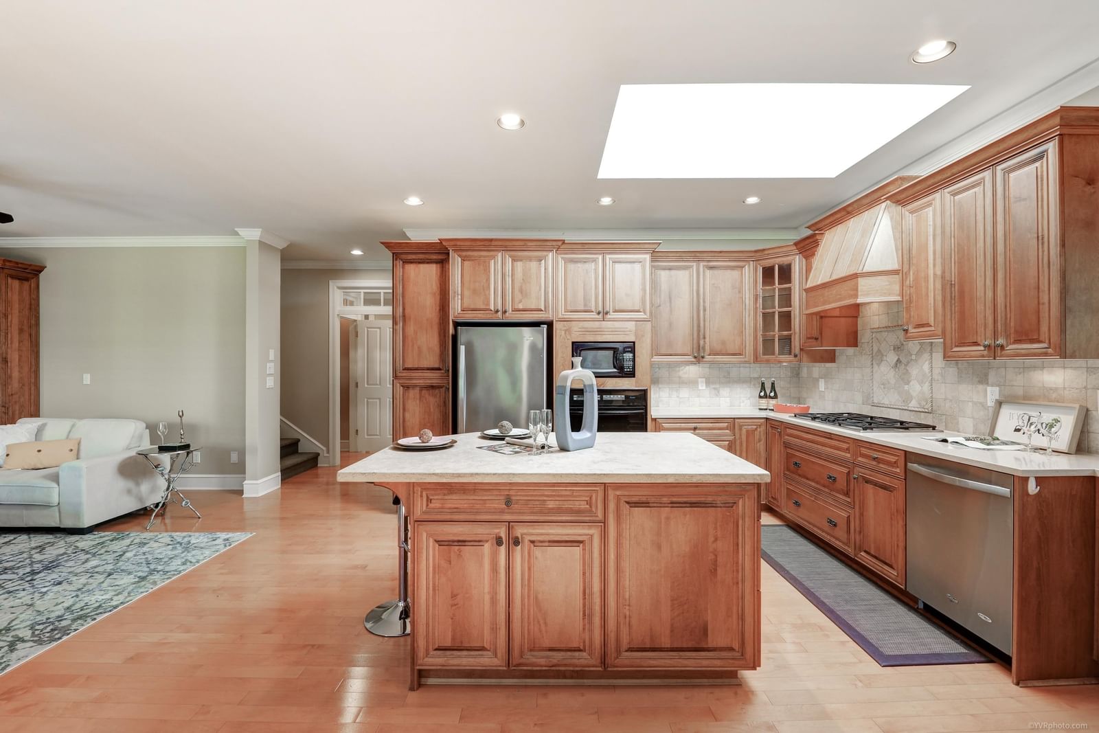 Listing Image 10