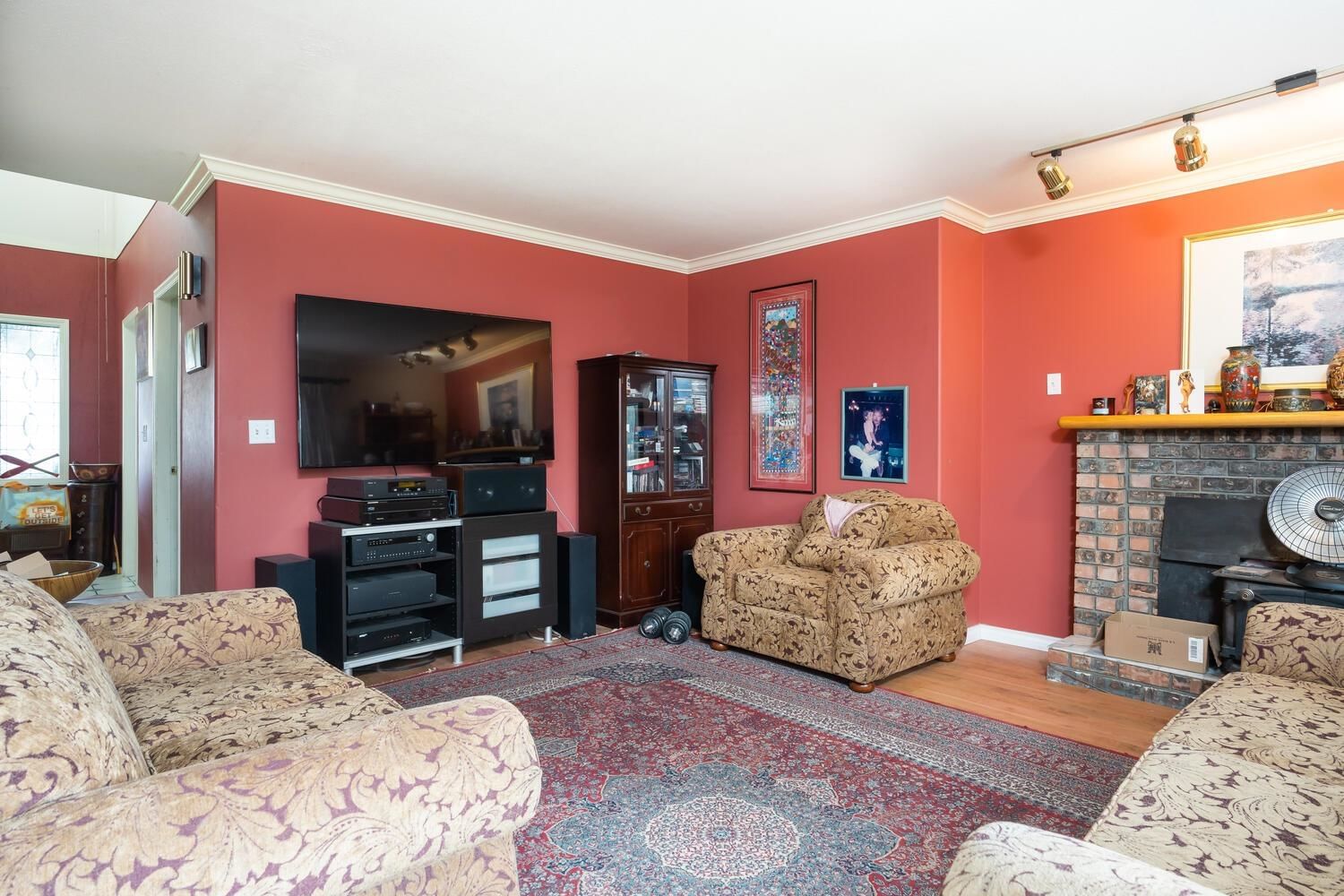 Listing Image 3