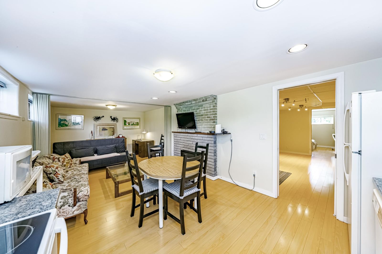 Listing Image 20