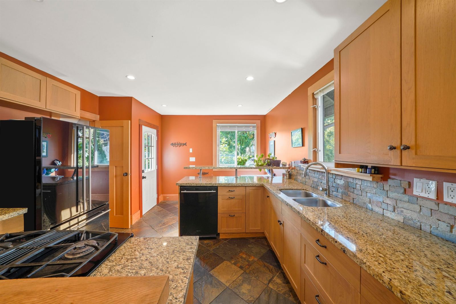 Listing Image 8
