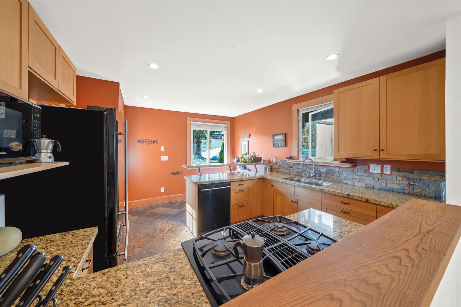 Listing Image 9