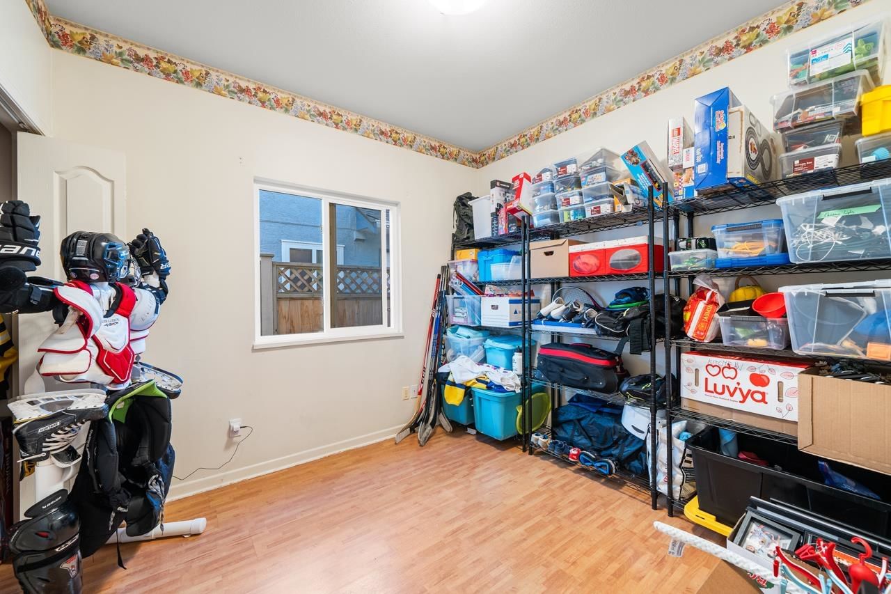 Listing Image 17